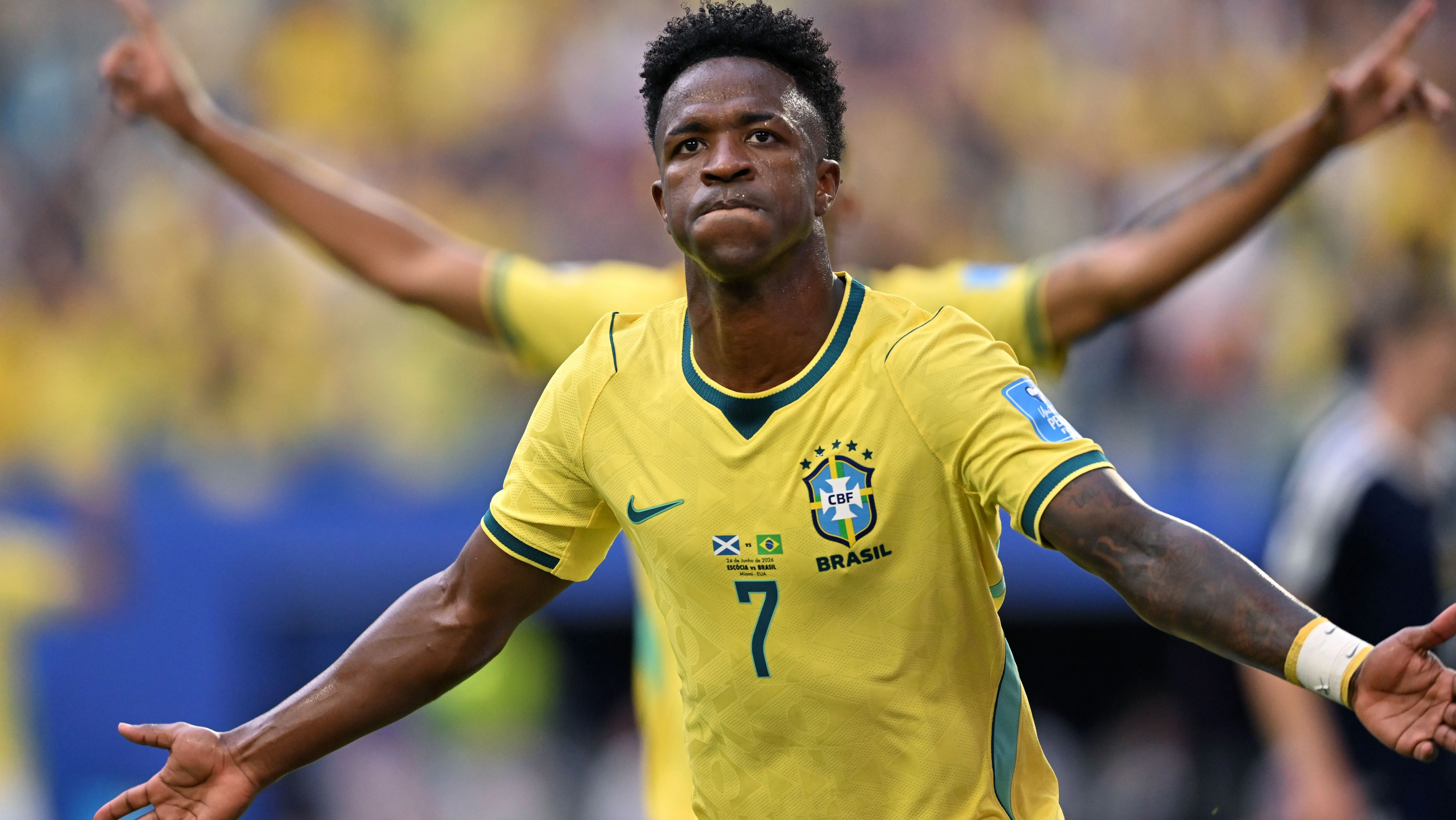 O Brasil venceu a Escócia por 3 a 0 no Estádio de Miami, garantindo a classificação e confirmando a liderança isolada do Grupo C