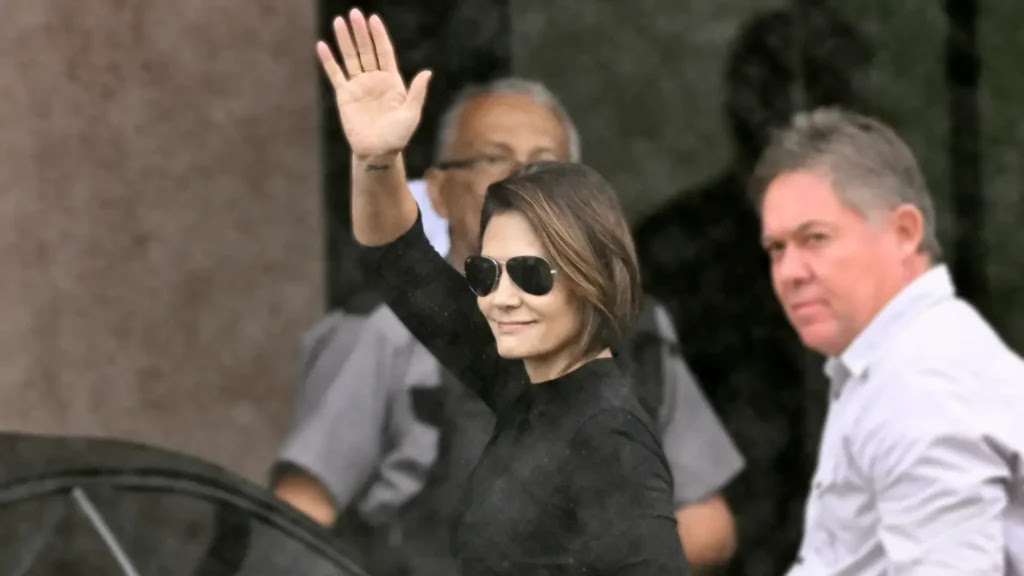 Michelle Bolsonaro deixa o PL Mulher e agrava crise com Flávio