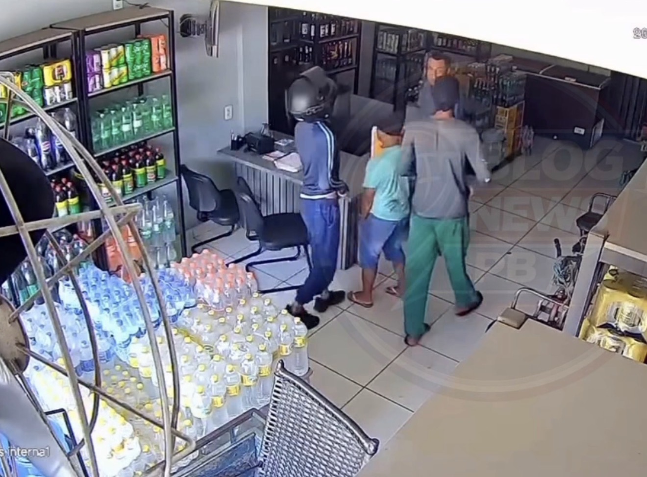 Criminosos armados invadem depósito de bebidas e roubam mais de R$ 50 mil em Sapé