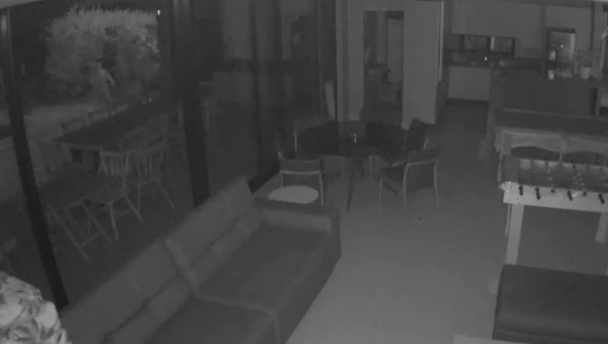 Casa de ex-prefeito de Cabedelo é invadida por criminosos que chegaram de barco em Lucena