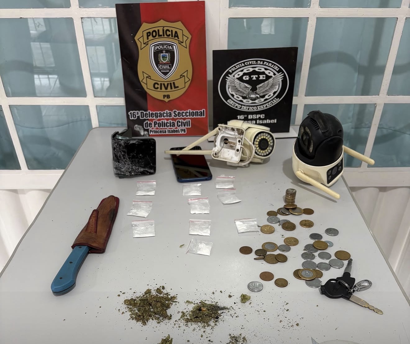 Homem é preso por suspeita de tráfico de drogas durante operação da Polícia Civil em Tavares